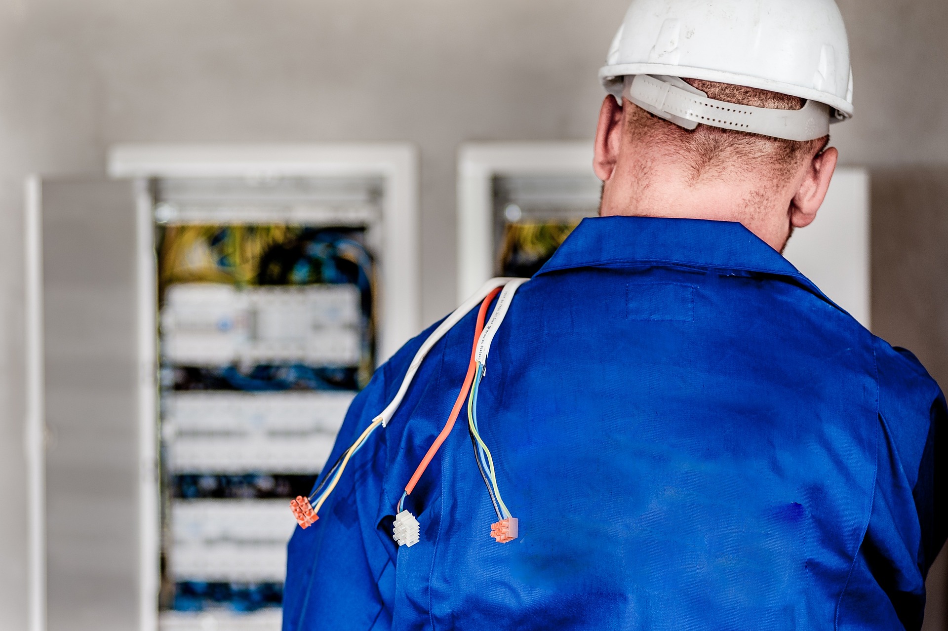 4 Signs you Need to Call your Electrician Immediately